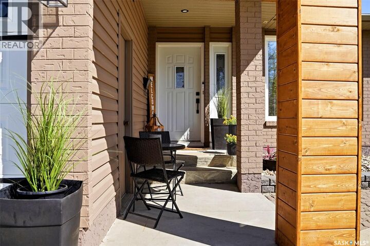 Property Photo:  10 Louise Crescent  SK S4X 2E2 