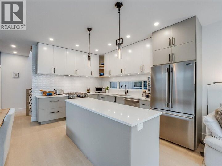 Property Photo: 514 Robson Street B BC V1L 5A7