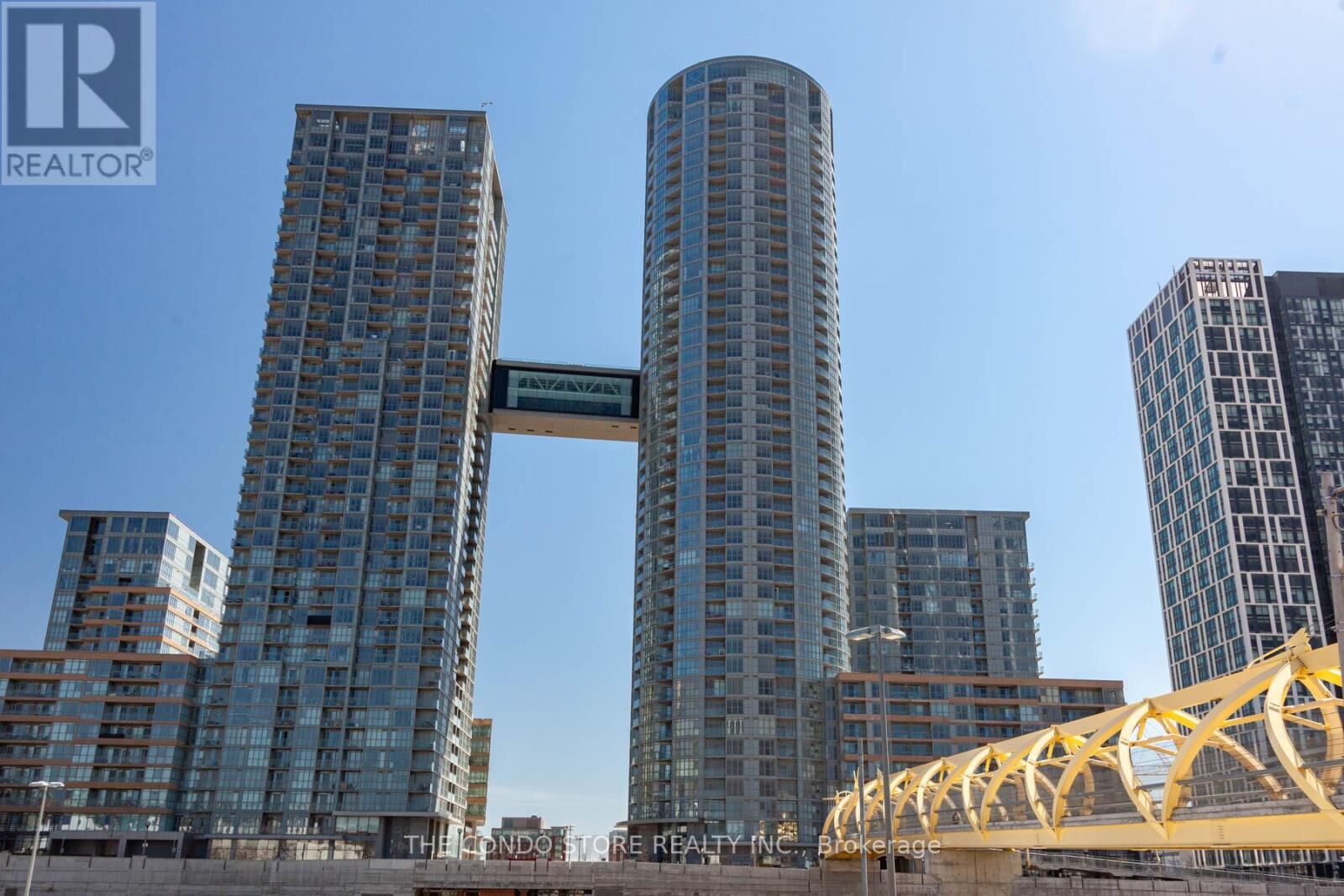 Property Photo:  21 Iceboat Terrace 533  ON M5V 4A9 