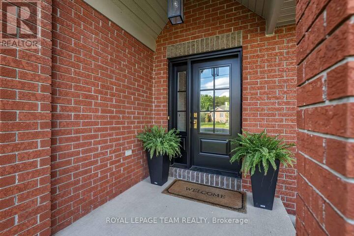 Property Photo:  6567 Courtland Grove Crescent  ON K4P 1G5 