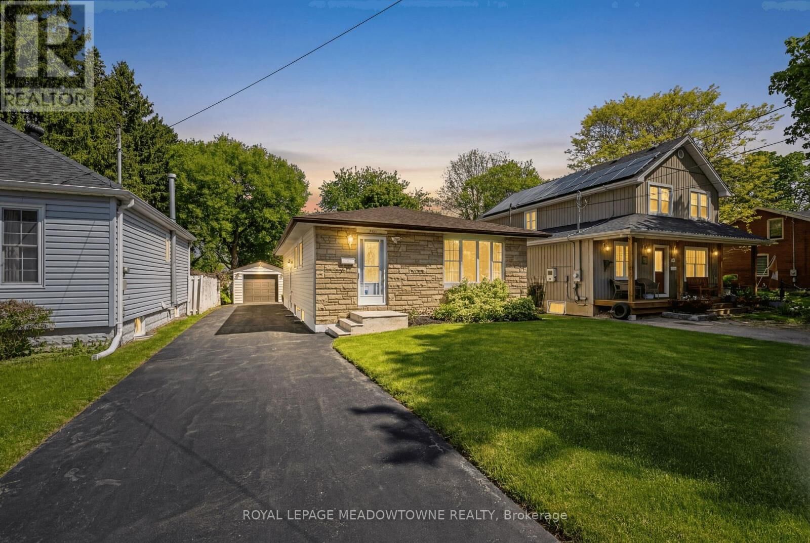 Property Photo:  101 King Street  ON L7G 2G8 
