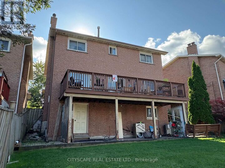 Property Photo:  4356 Wakefield Crescent  ON L5C 4N2 