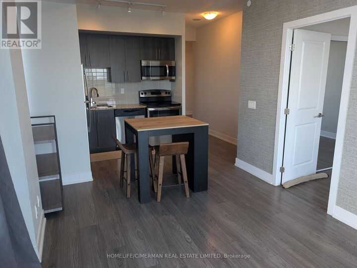 Property Photo:  1215 Bayly Street Lph--07  ON L1W 1L7 