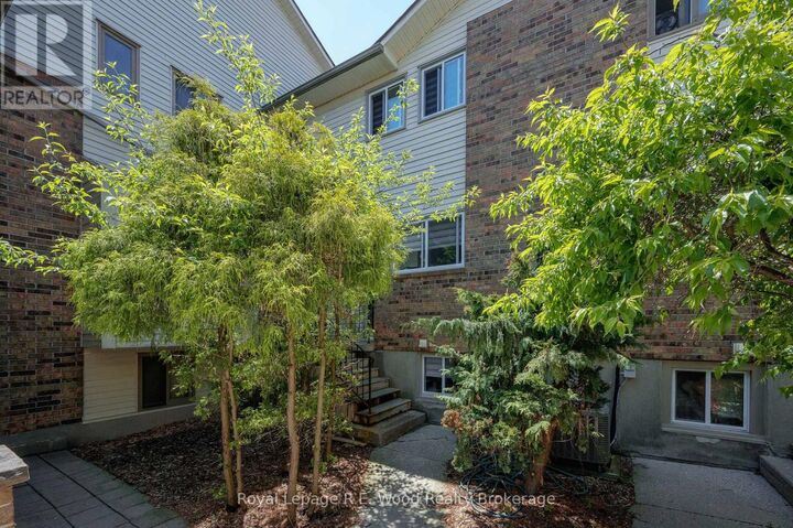 Property Photo:  21 Wren Court Unit #7  ON N4G 5K2 