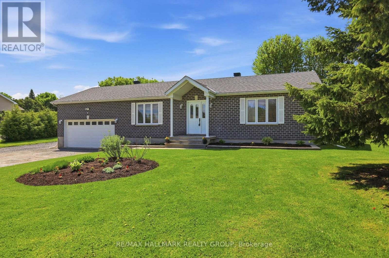Property Photo: 2740 Lockwood Lane ON K4C 1B6