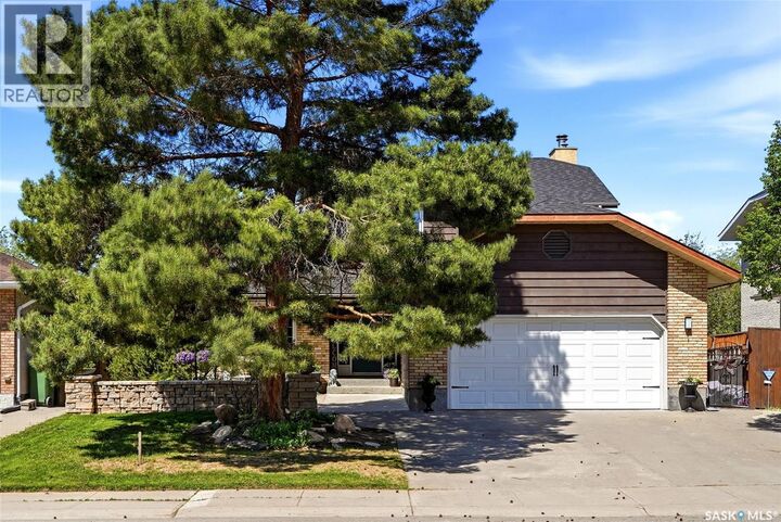 Property Photo:  3731 Selinger Crescent  SK S4V 2G8 