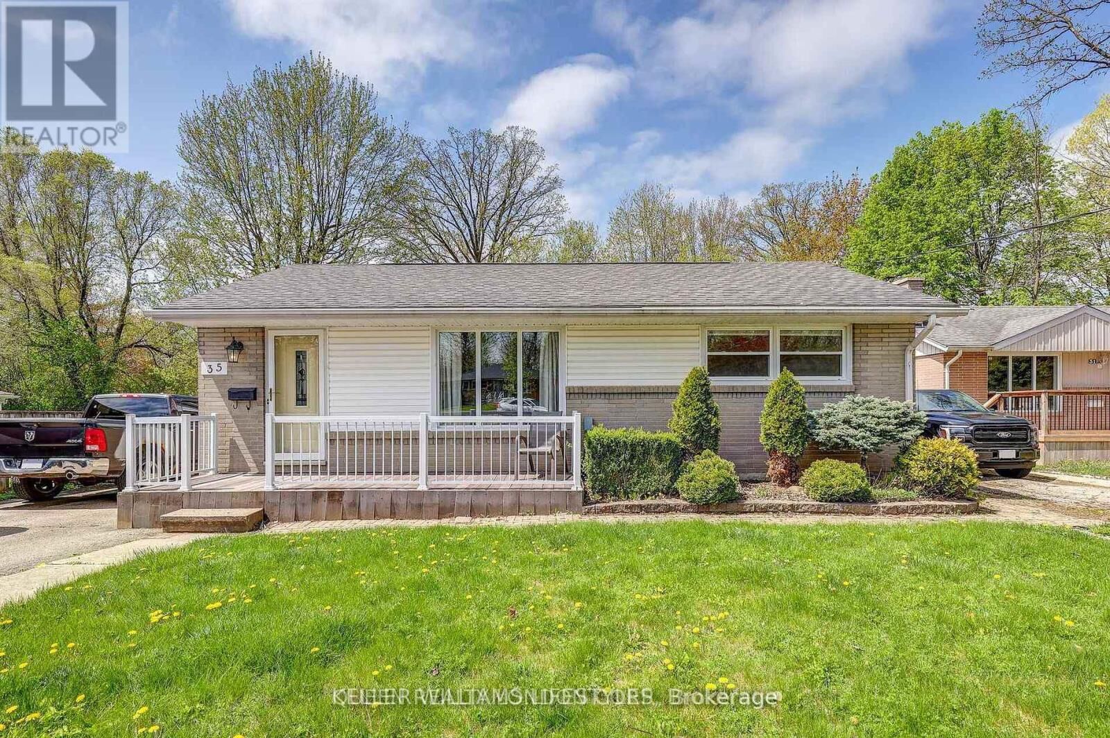 Property Photo:  35 Thorncrest Crescent  ON N6J 1K4 