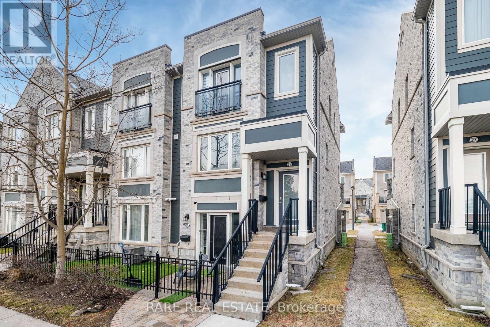 Property Photo:  60 Fairwood Circle 28  ON L6R 0Y6 