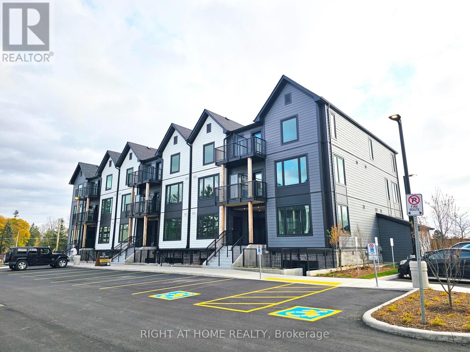 Property Photo:  708 Woolwich Street 114  ON N1H 3Z1 