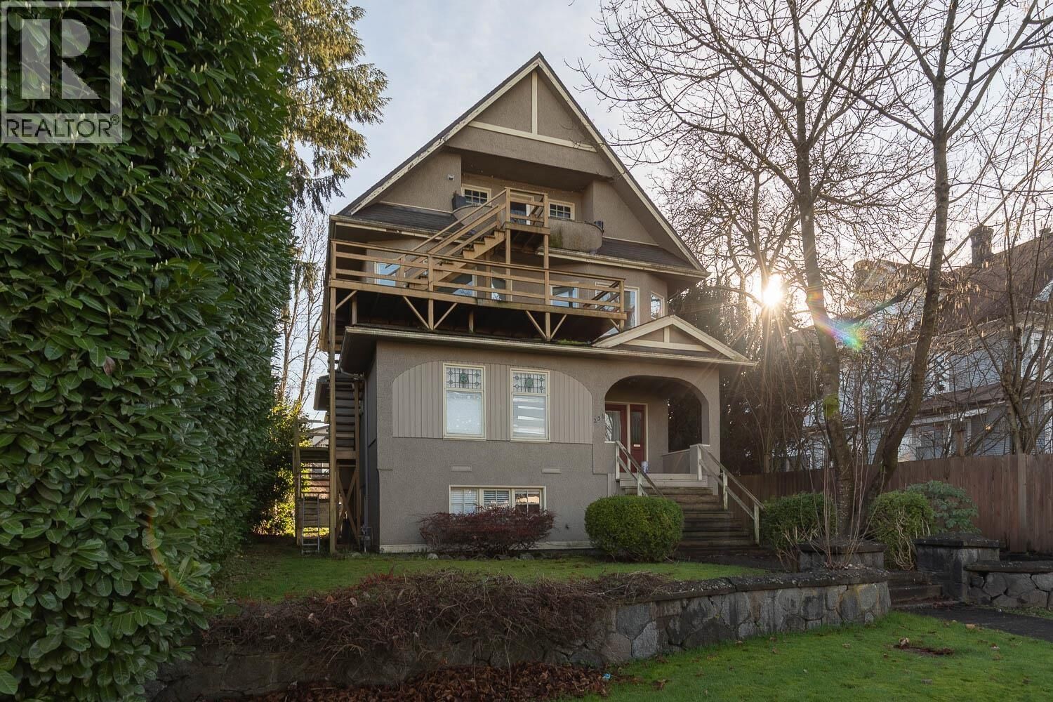 Property Photo:  236 West 12th Avenue  BC V5Y 1T8 