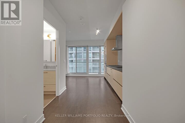 Property Photo:  2221 Yonge Street 1106  ON M4S 2B4 