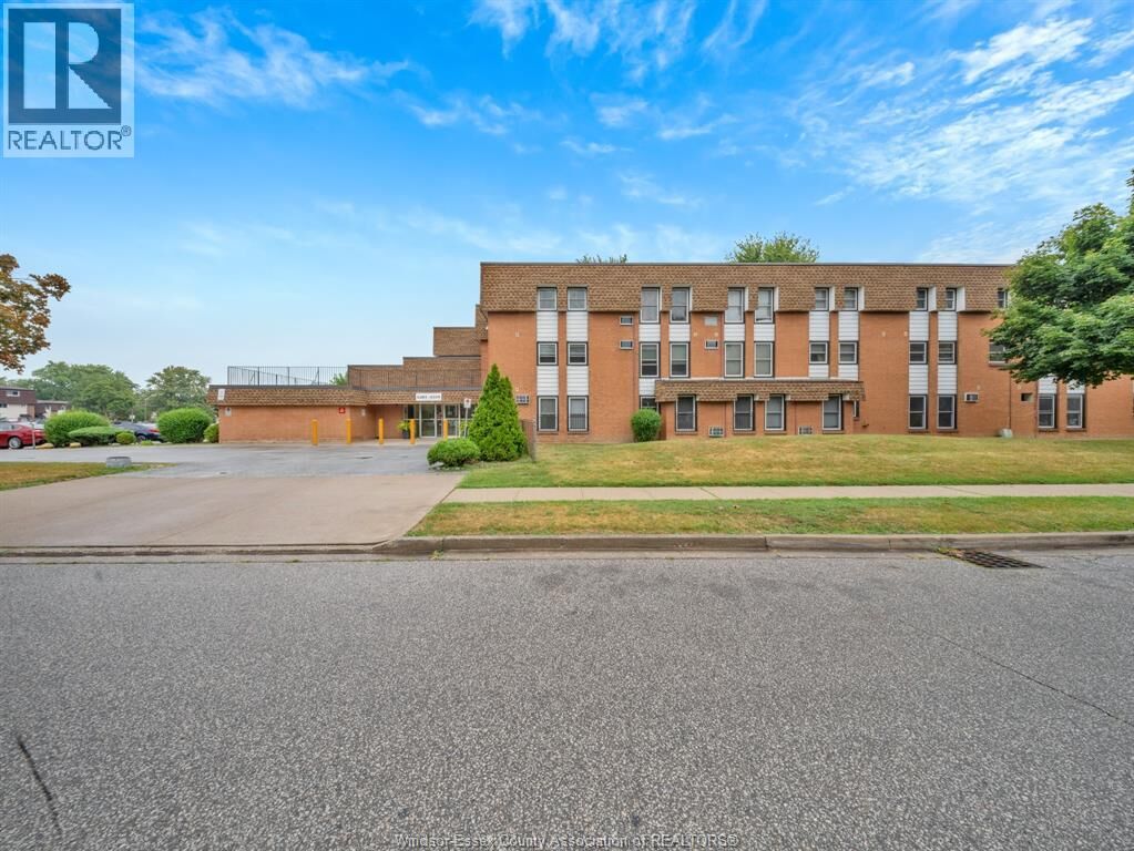 Property Photo:  6211 Thornberry Crescent 250  ON N8T 3A5 