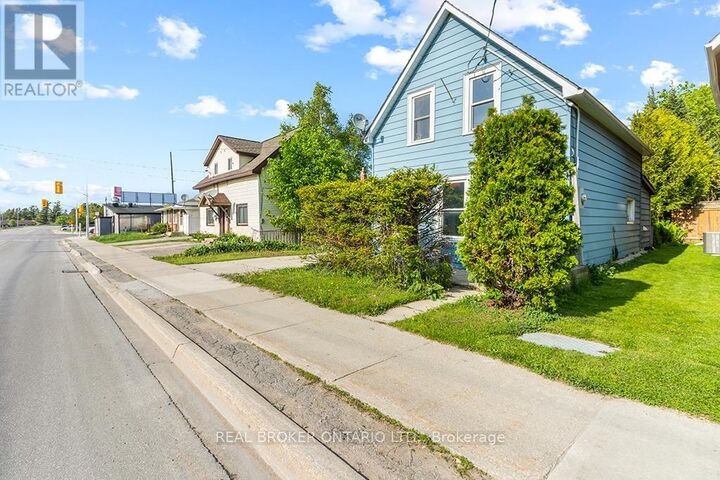 Property Photo:  1323 2nd Avenue West  ON N4K 4N5 