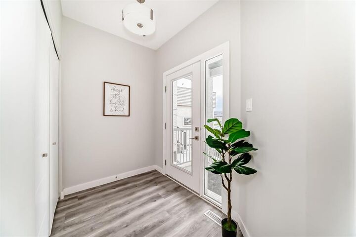 Property Photo: 117 Hughes Crescent MB R3Y 2B8