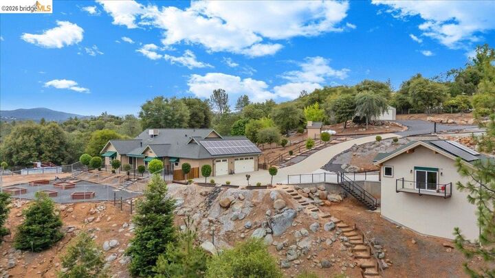 Property Photo: 18180 Robin Ridge CA 95370