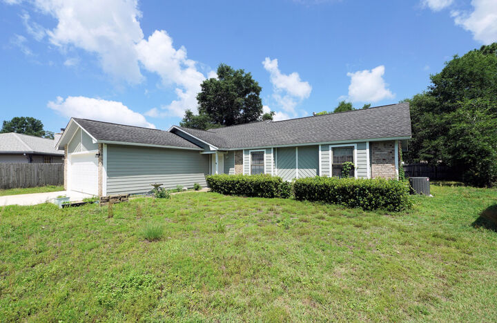 Property Photo:  128 Meadow Woods Lane  FL 32578 