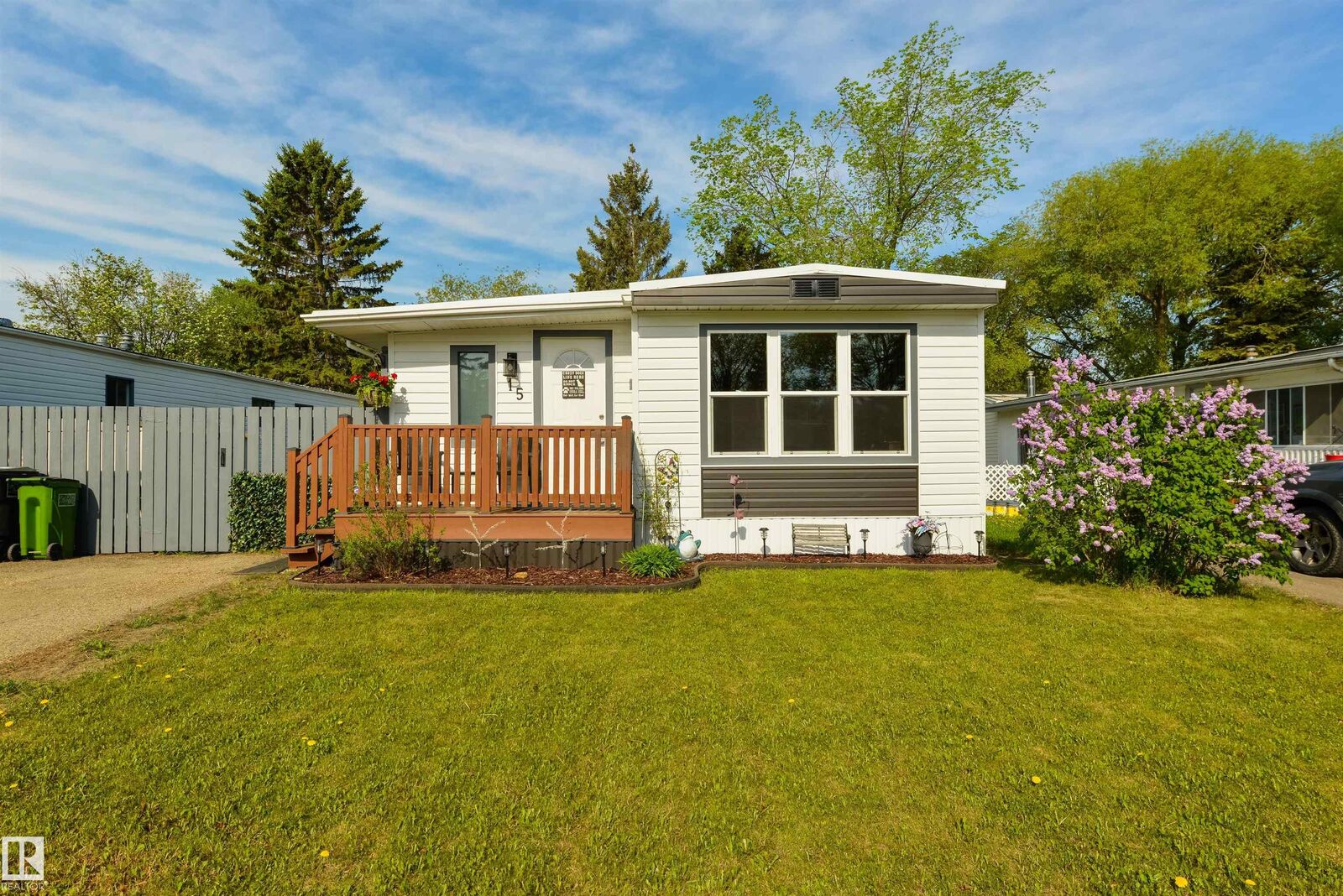 Property Photo: 15 Post Road NW AB T6P 1E5