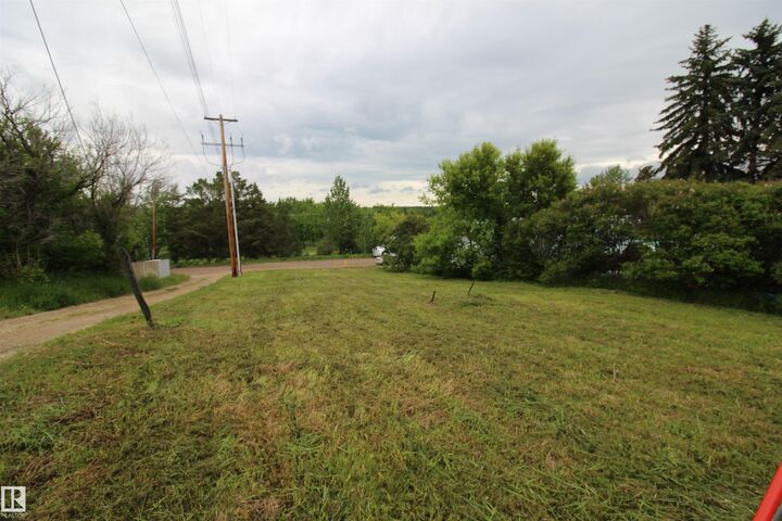 Property Photo:  4927 52 Avenue  AB T0E 2A0 