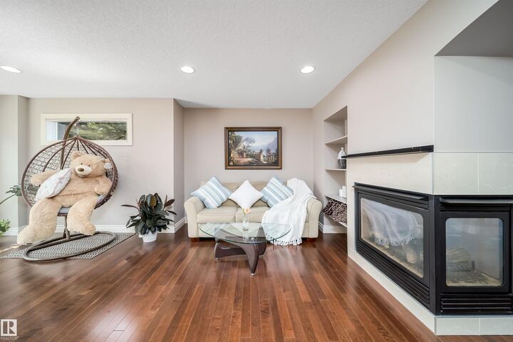Property Photo: 11342 79 Avenue NW AB T6G 0P3