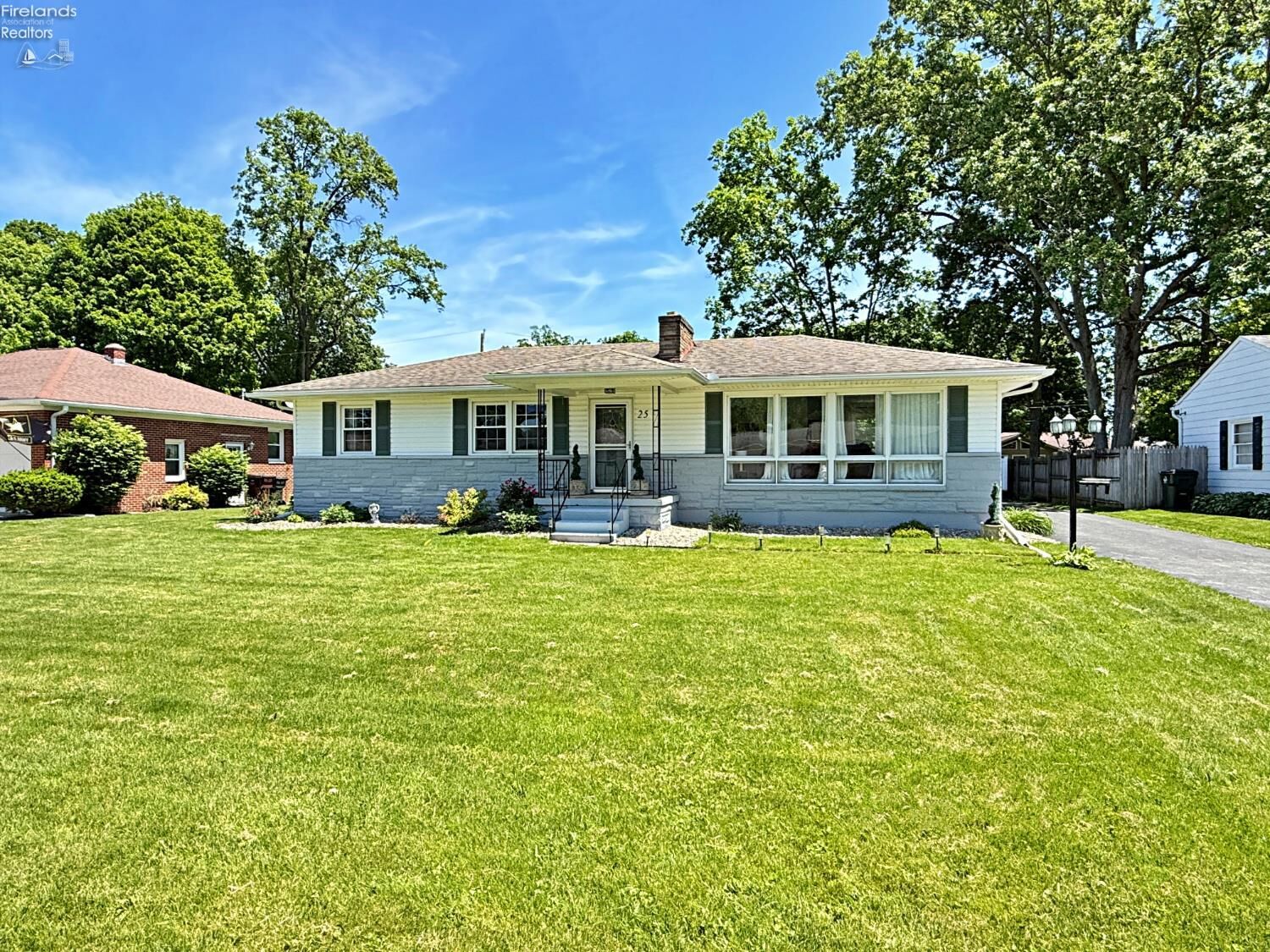 Property Photo: 25 Linwood Road OH 44883