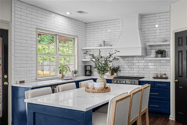 Property Photo: 735 Mountclaire Drive GA 30041