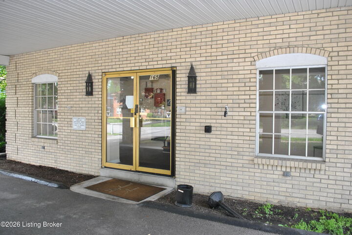 Property Photo:  165 Thierman Ln 303  KY 40207 