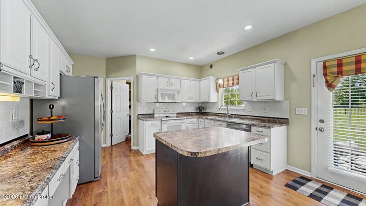 Property Photo: 15218 Abington Ridge Pl KY 40245