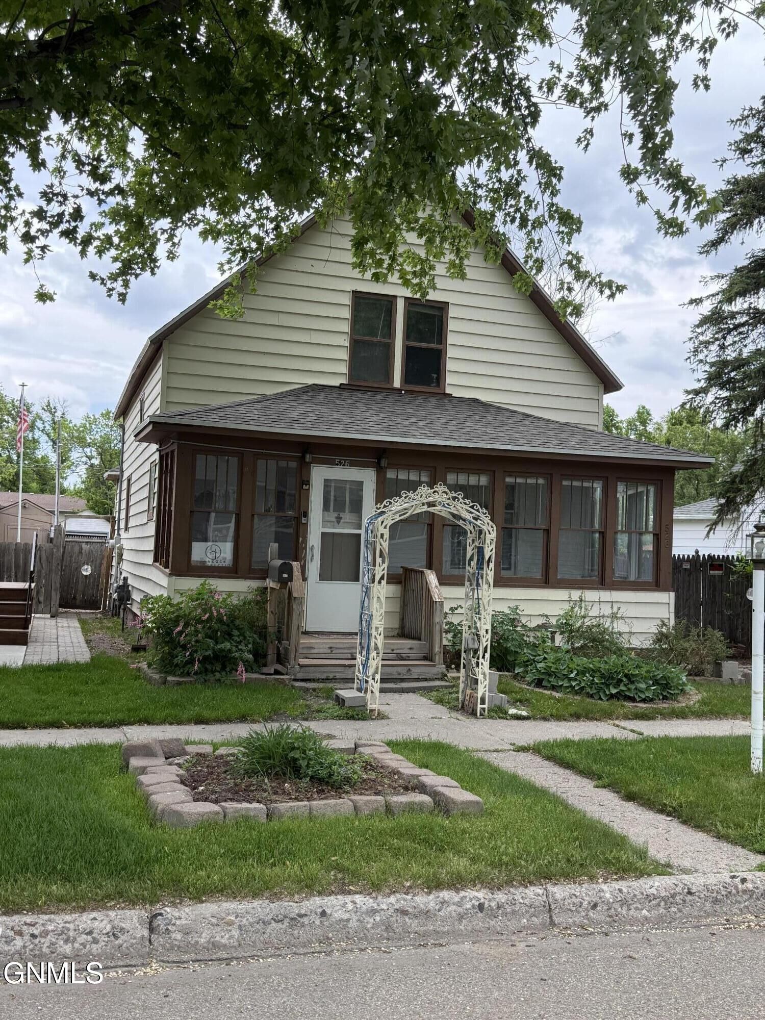 Property Photo:  526 3rd Street SW  ND 58401 