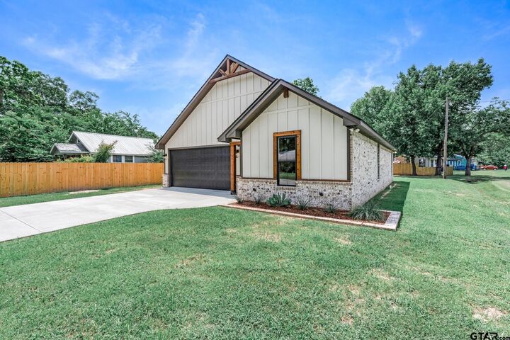 Property Photo:  213 Turman St.  TX 75773 