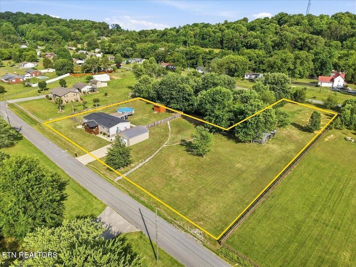 Property Photo: 319 Tucker Rd TN 37865