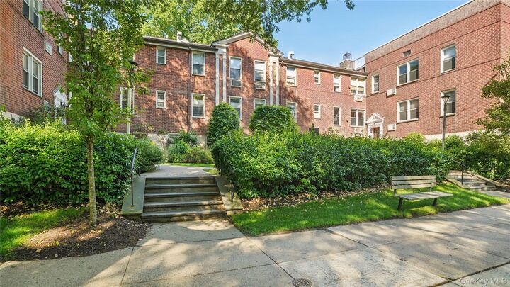 Property Photo:  320 Palmer Terrace 2B  NY 10543 