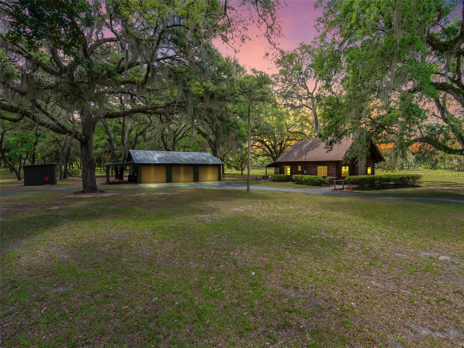 Property Photo: 4801 County Road 575 FL 33513