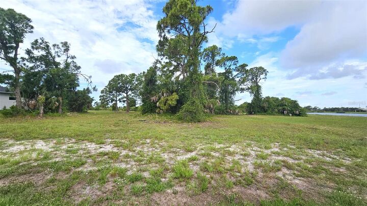 Property Photo:  56 Brig Circle E  FL 33946 