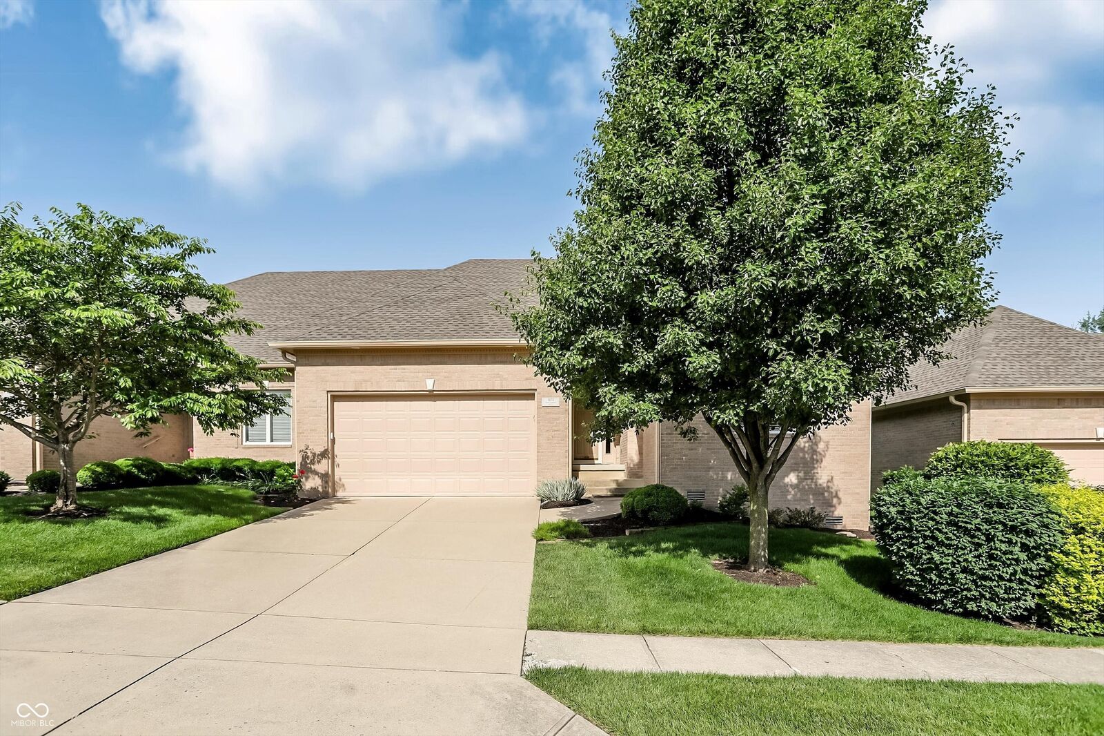 Property Photo: 1472 Heron Ridge Boulevard IN 46143