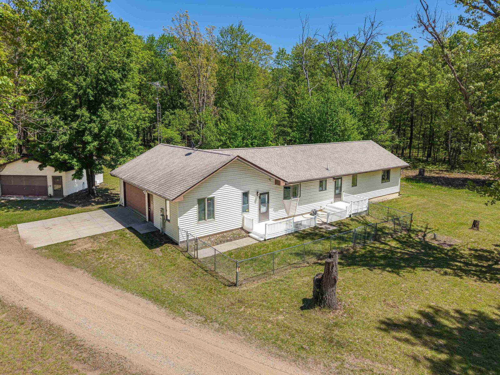 Property Photo:  240 Hilts Road  MI 48624 