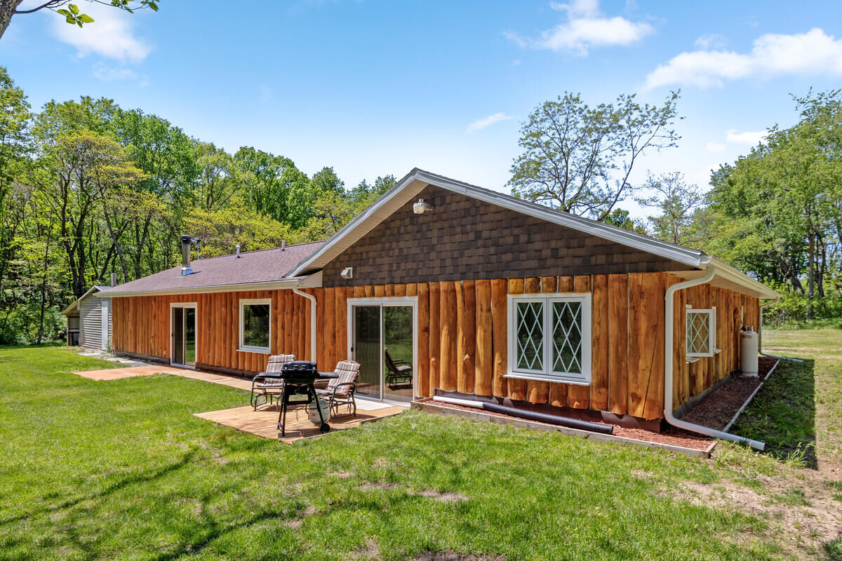 Property Photo:  2538 S Van Wagoner Avenue  MI 49421 