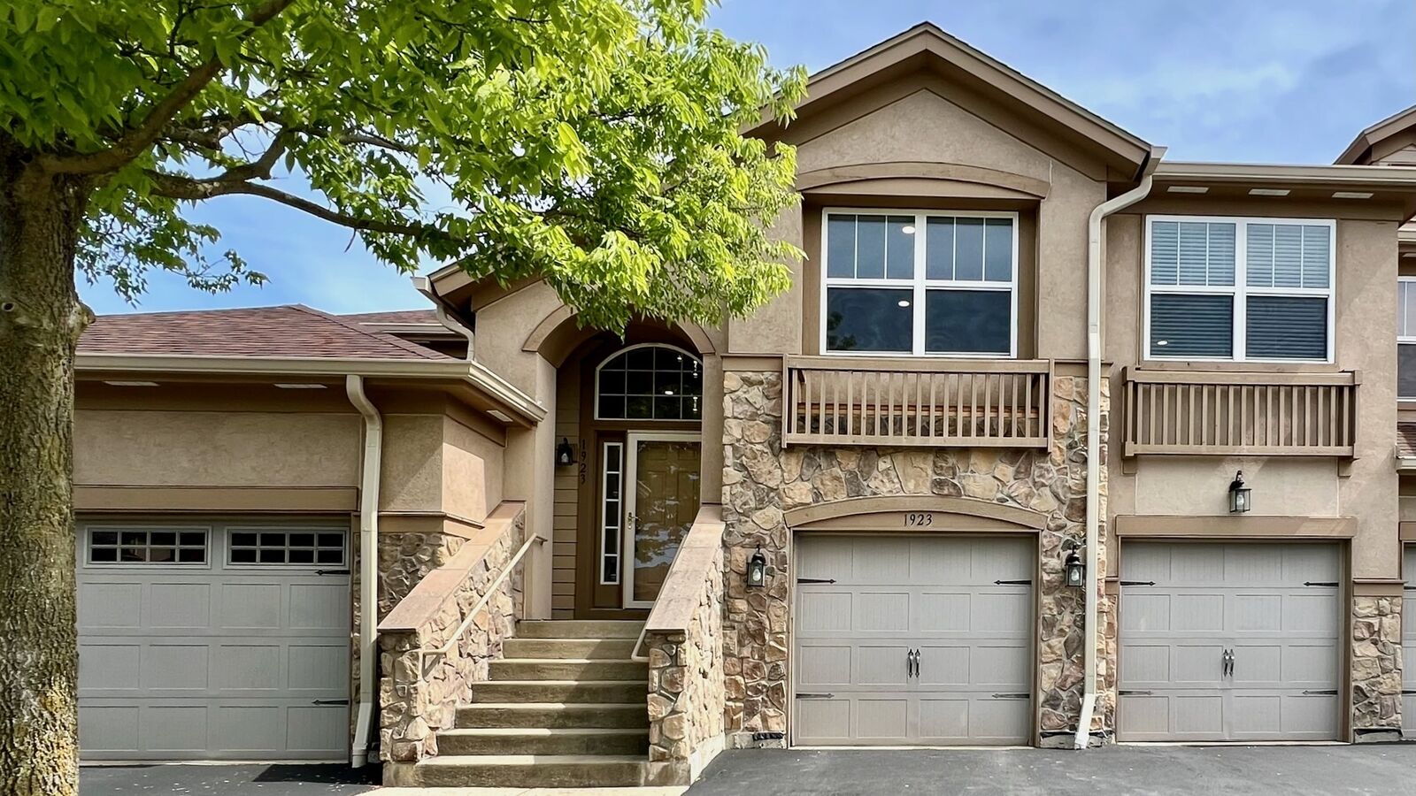 Property Photo:  1923 Byman Lane  IL 60061 