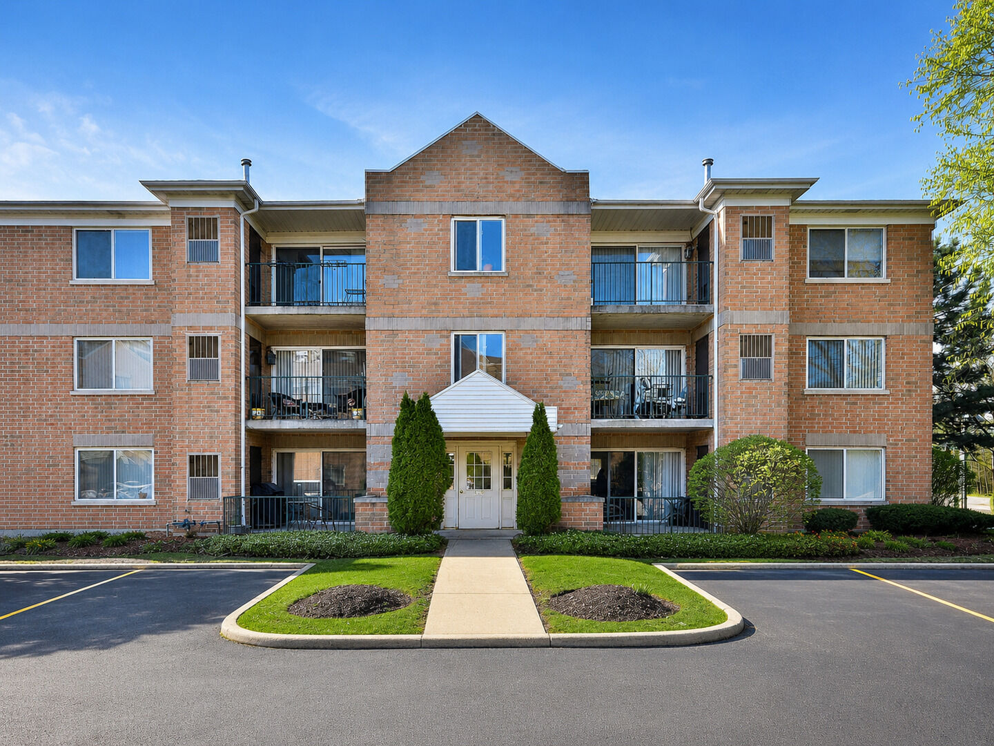 Property Photo: 5351 N East River Road 203 IL 60656