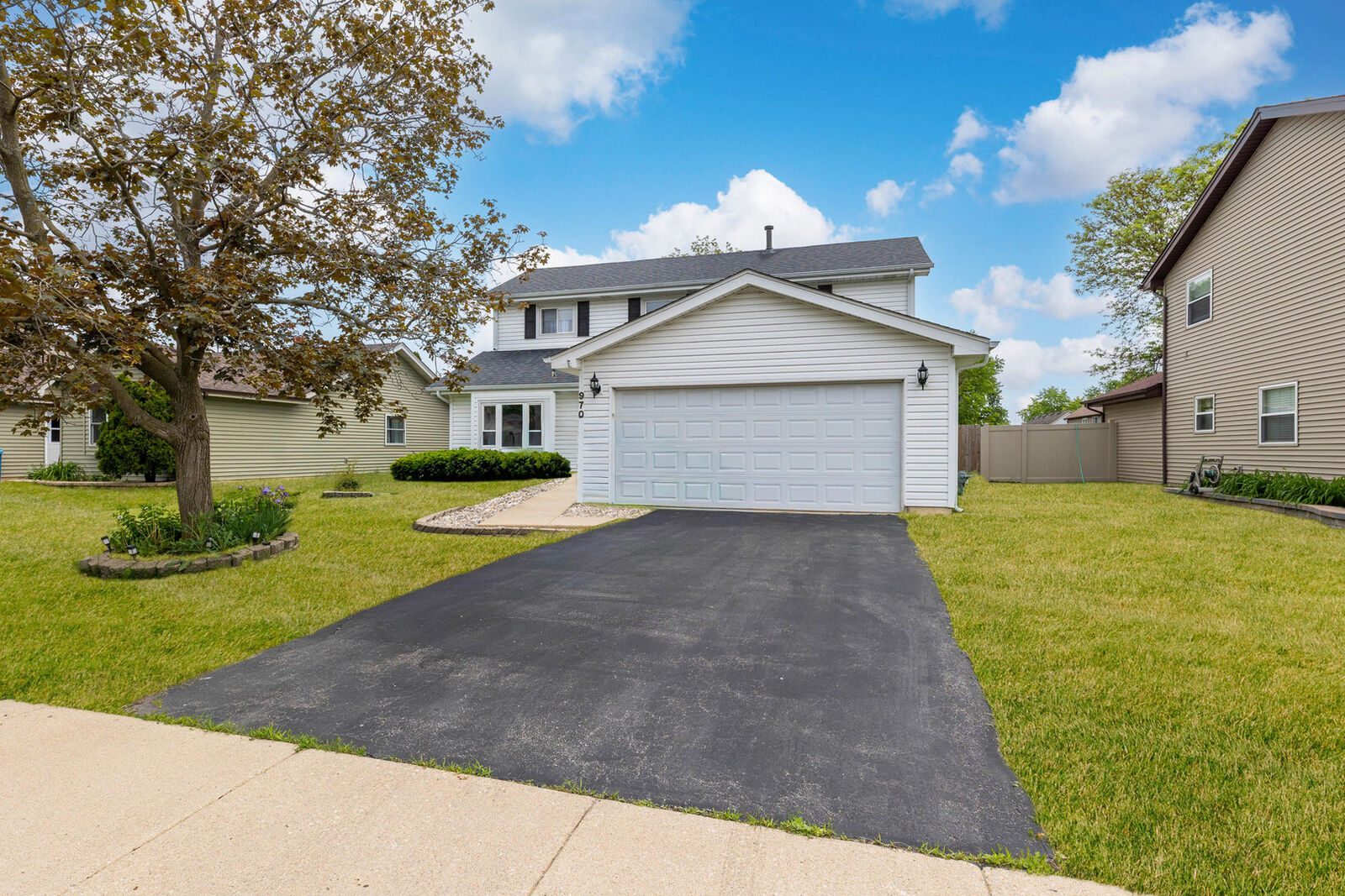 Property Photo: 970 Camden Lane IL 60504