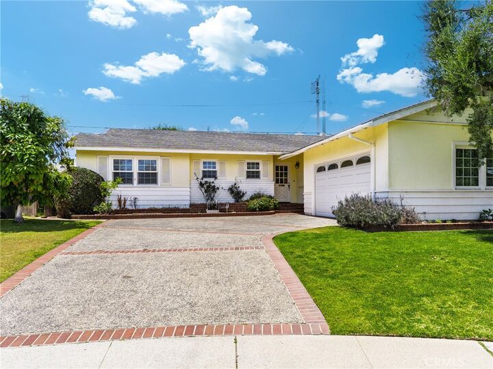 Property Photo:  438 Calle De Felipe  CA 90505 