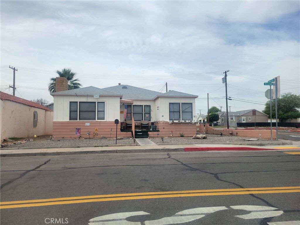 Property Photo:  1719 Wasington Street  CA 92363 