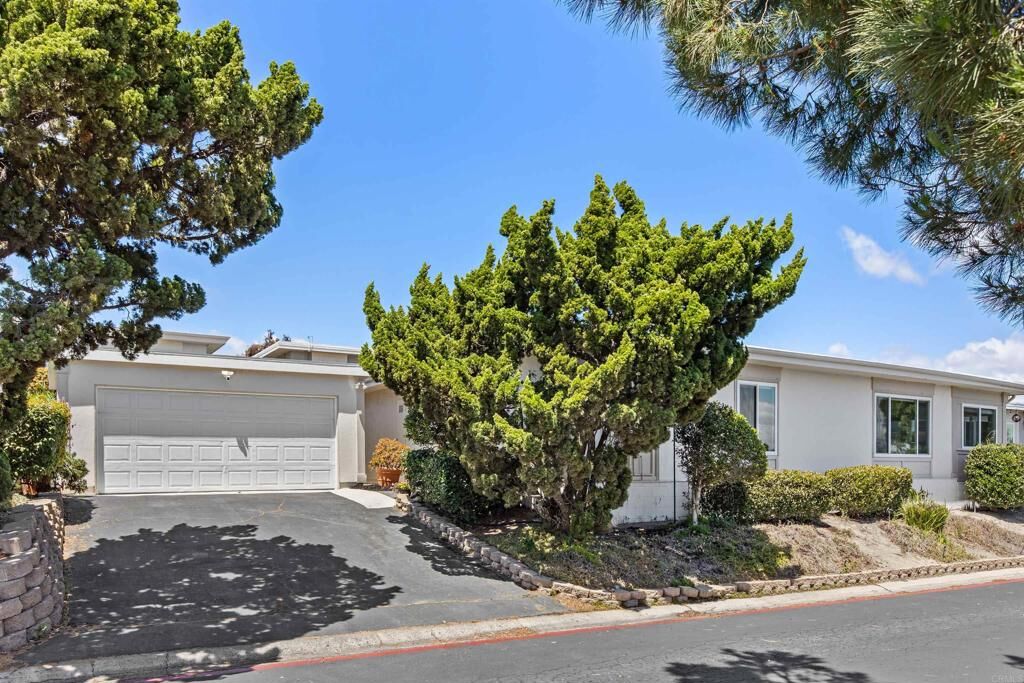 Property Photo:  3747 Vista Campana South 103  CA 92057 