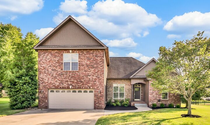 Property Photo: 126 Parkland Cir TN 37043