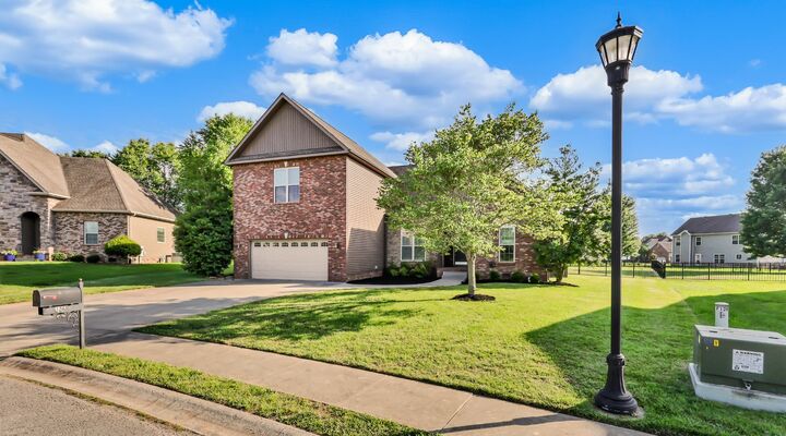 Property Photo: 126 Parkland Cir TN 37043