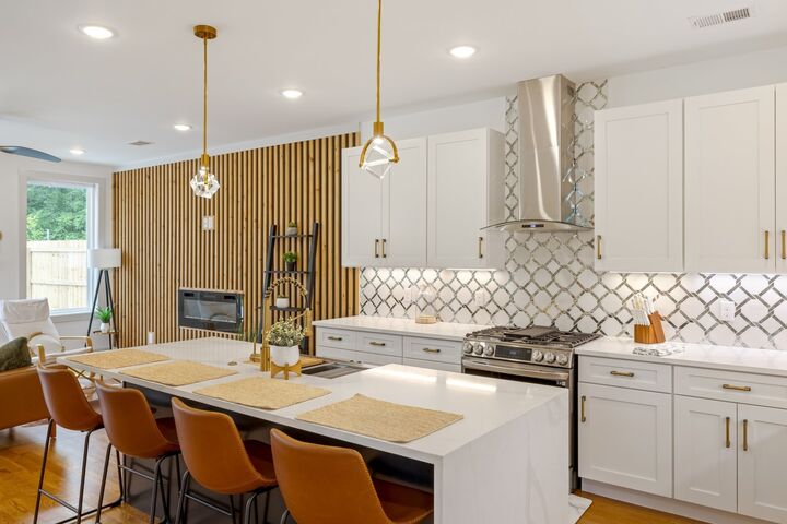 Property Photo: 1618 11th Ave N TN 37208