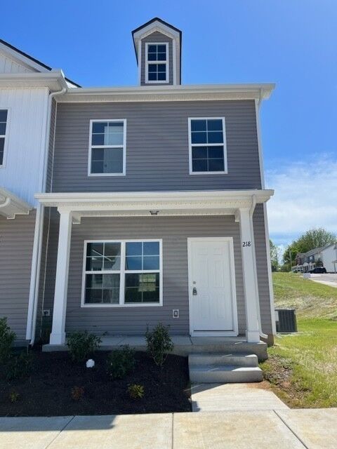 Property Photo: 218 Tara Ct TN 38401