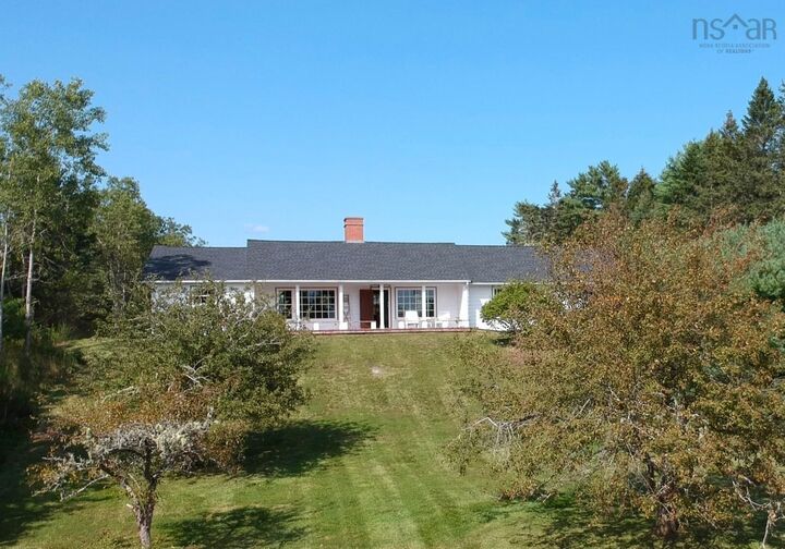 41 Eisnor Road — photo 1