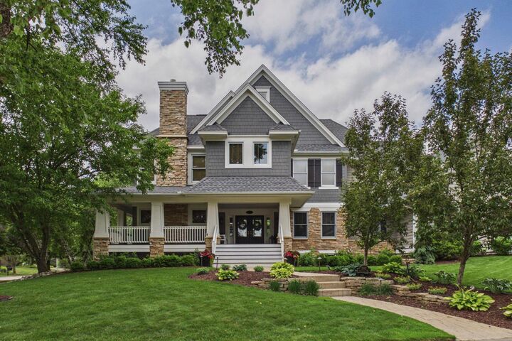 Property Photo:  3312 Crestmoor Bay  MN 55125 