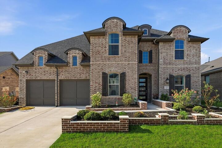 Property Photo:  2812 Dunbar Drive  TX 76247 