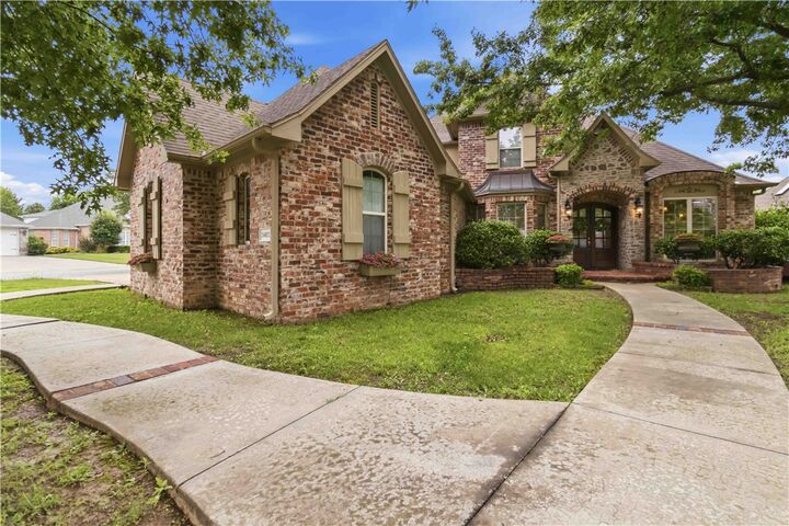 Property Photo:  5401 S 44th Street  AR 72758 